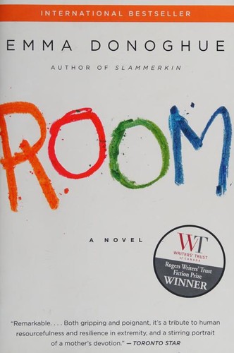 Room (Paperback, 2011, HarperCollins Publishers, Harper Perennial)